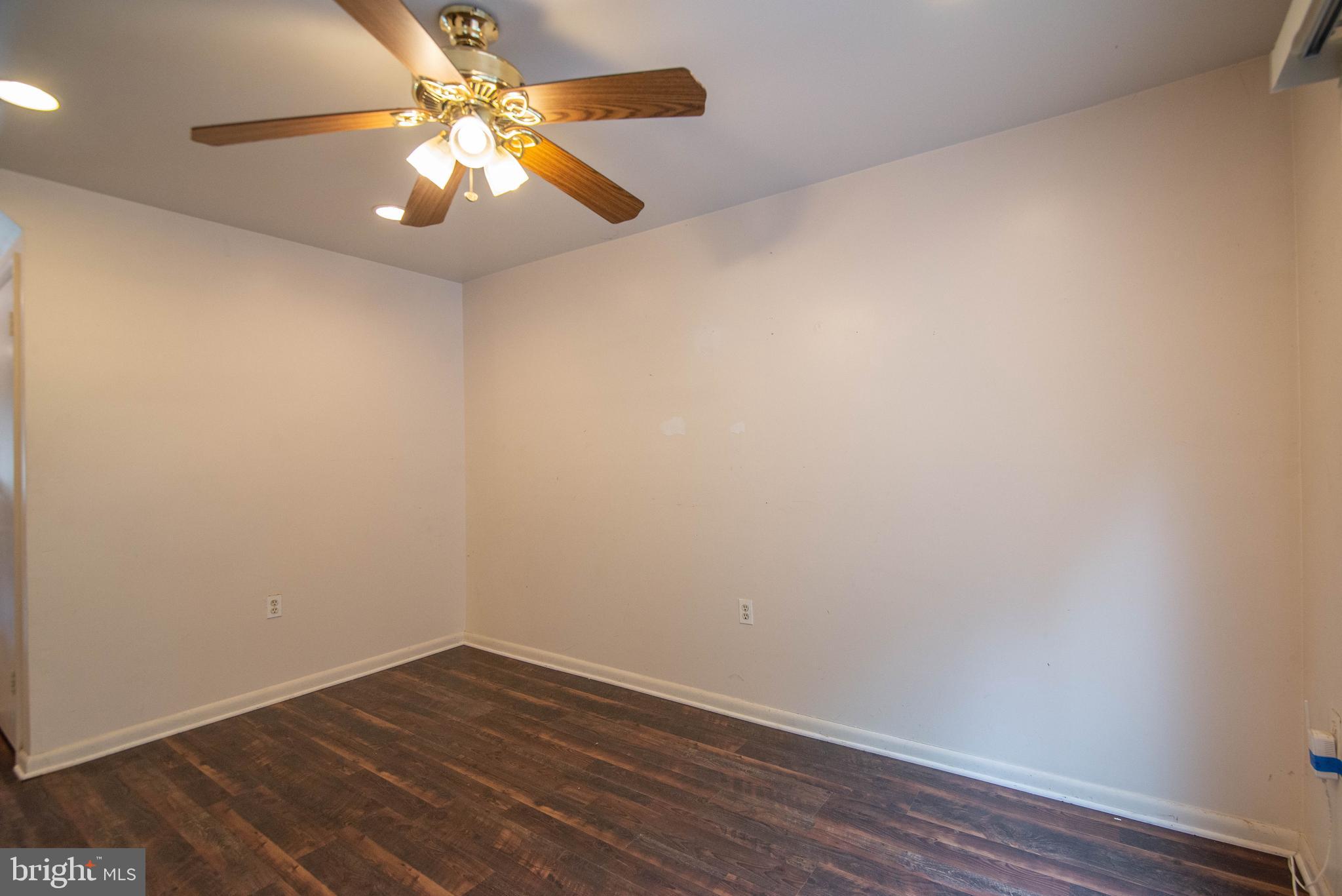 KINGS POINT - Residential Lease