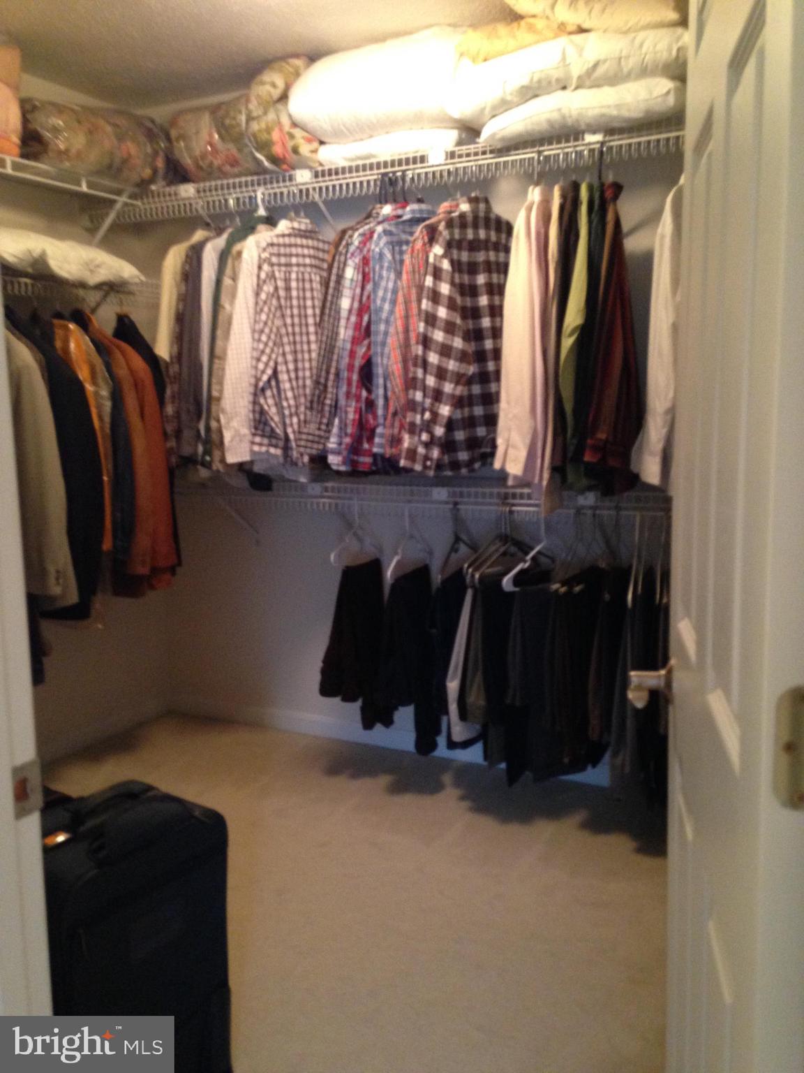 ALBIN VILLAGE - Residential Lease