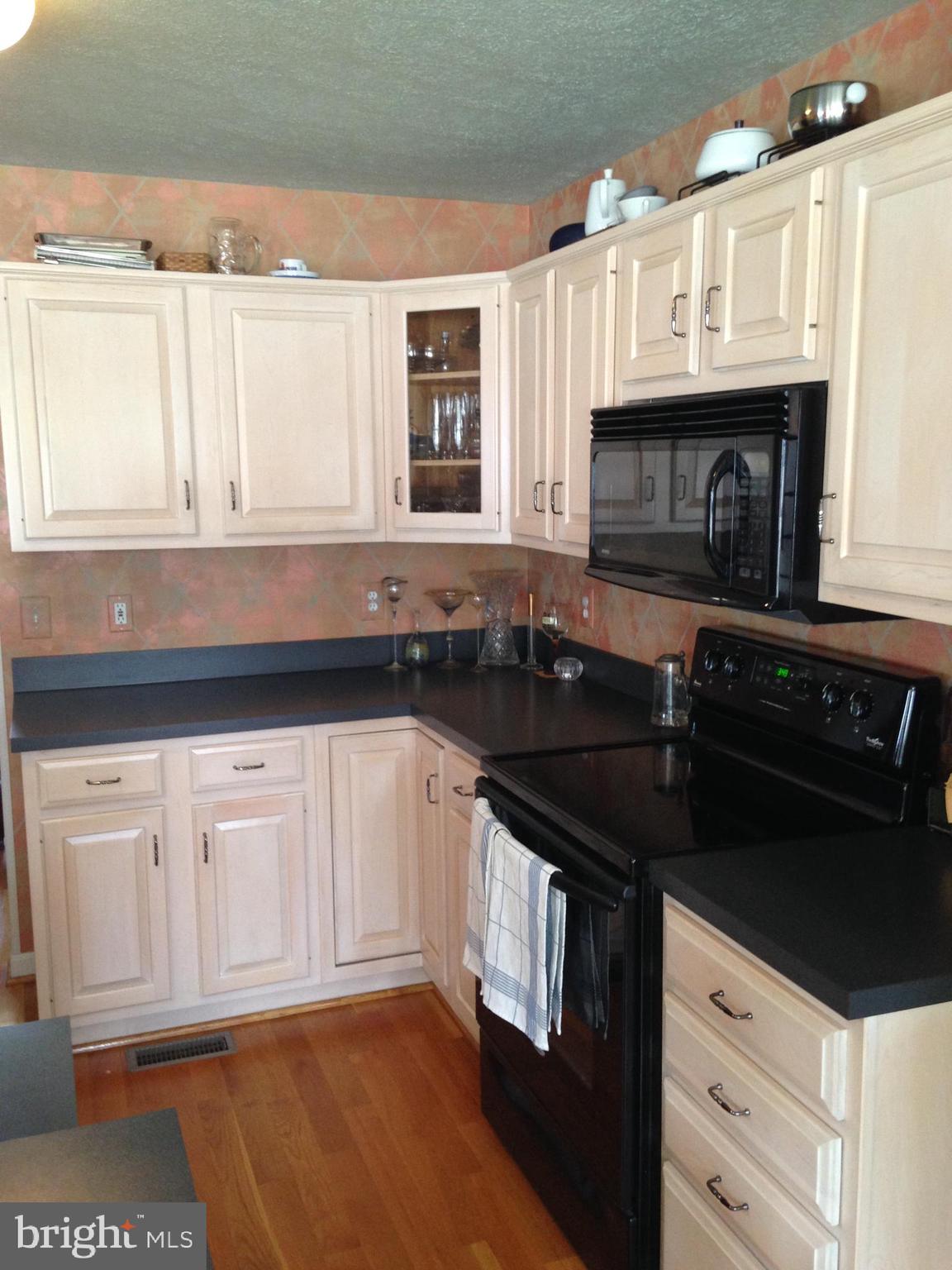 ALBIN VILLAGE - Residential Lease