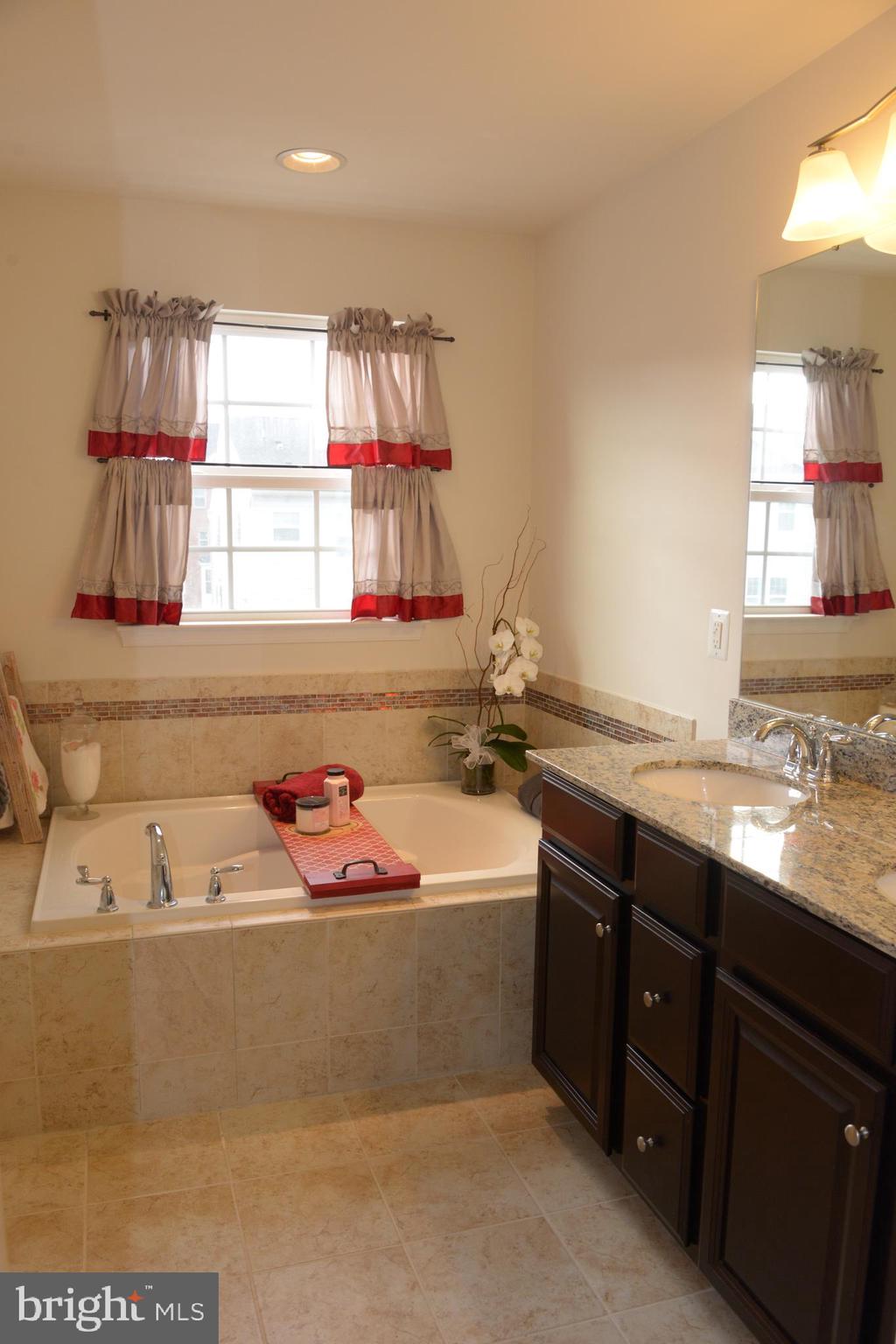 WENTWORTH GREEN - Residential