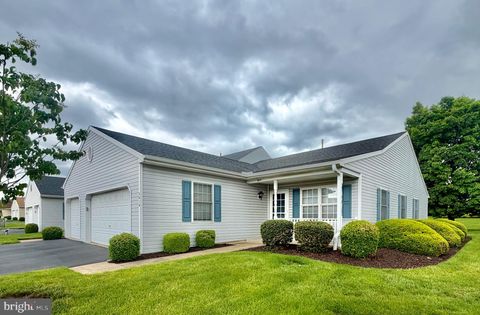 Photo of 3014 Village Circle W, YORK, PA 17404 (MLS # PAYK2103492)