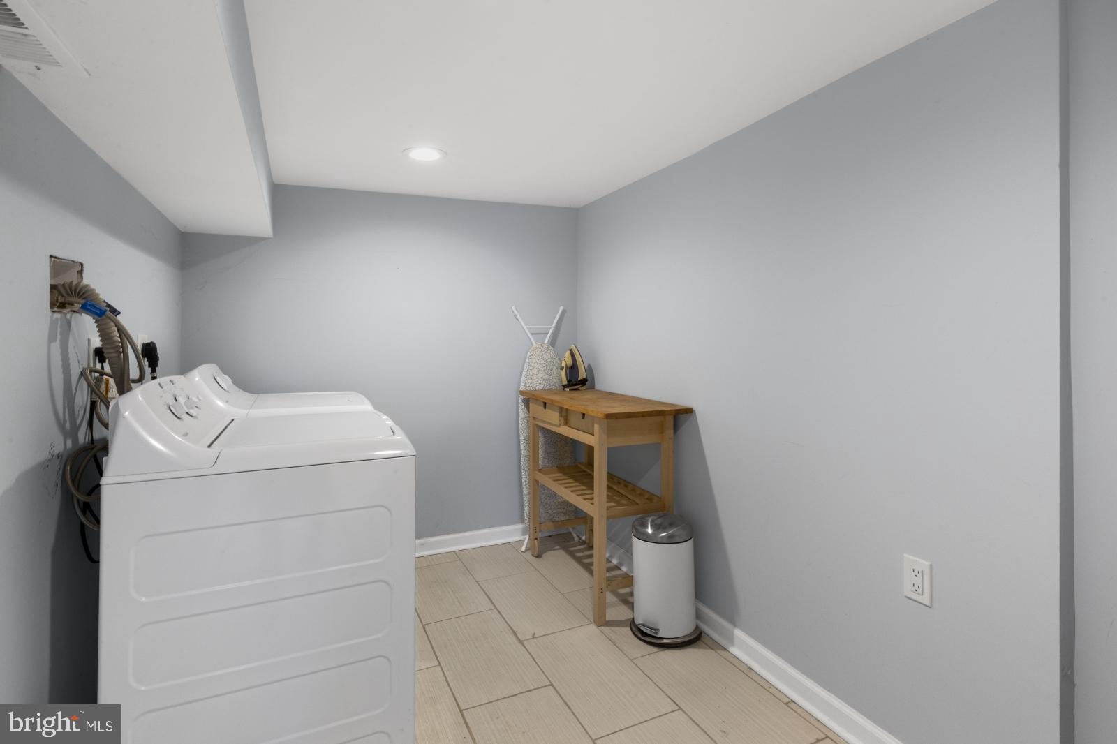 POINT BREEZE - Residential Lease