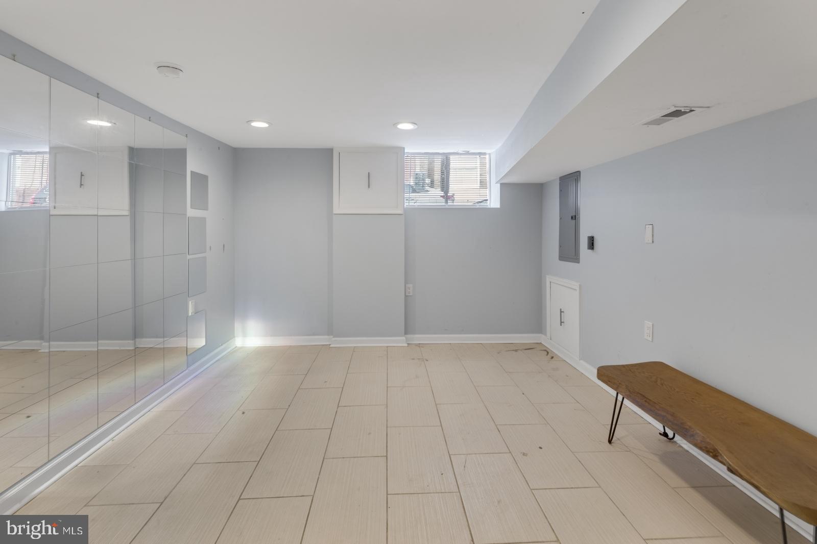 POINT BREEZE - Residential Lease