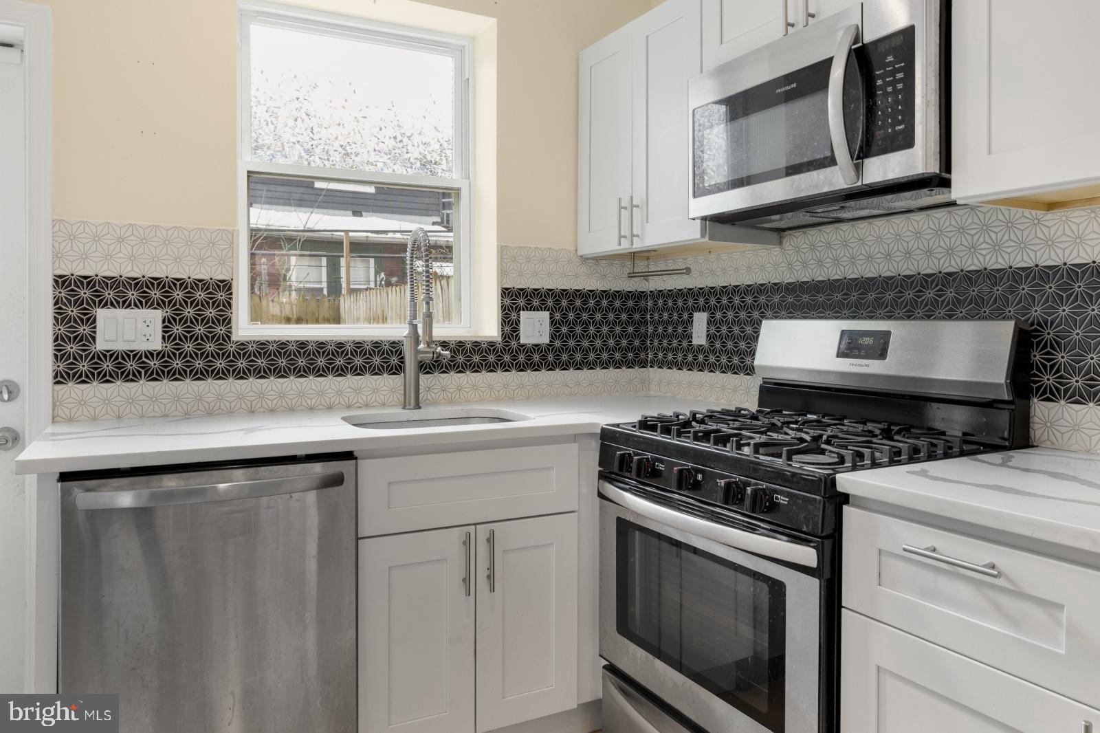 POINT BREEZE - Residential Lease