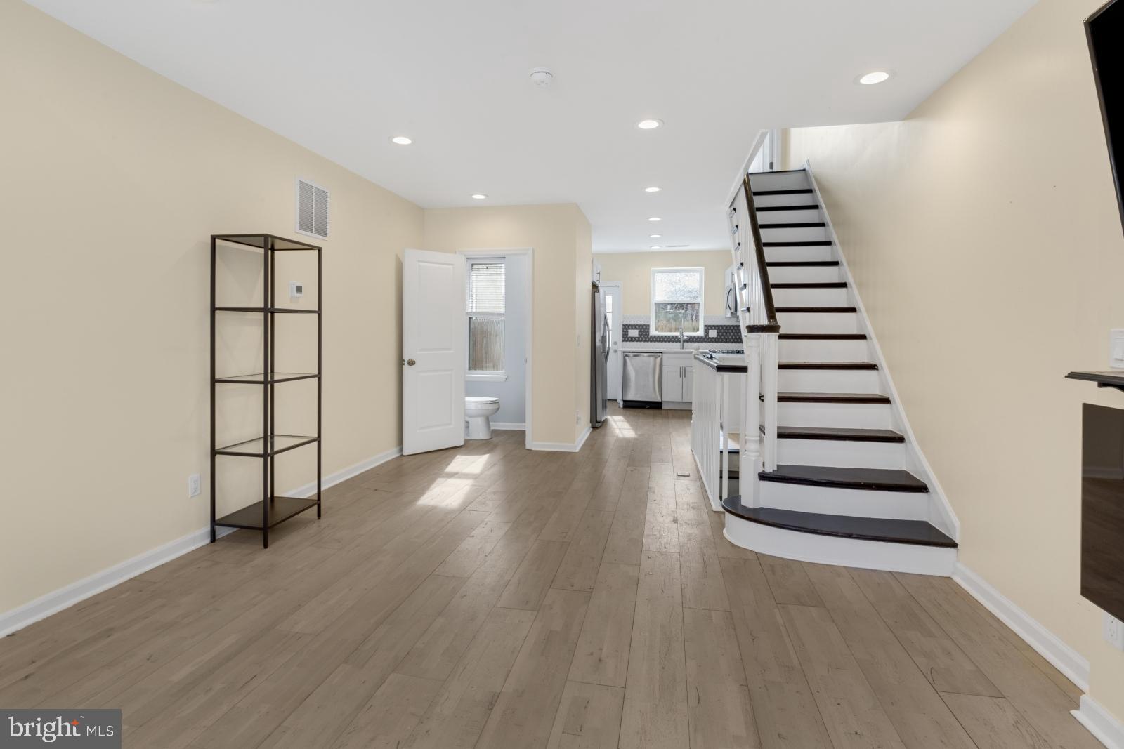 POINT BREEZE - Residential Lease