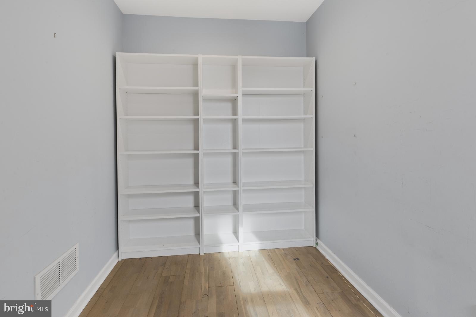 POINT BREEZE - Residential Lease