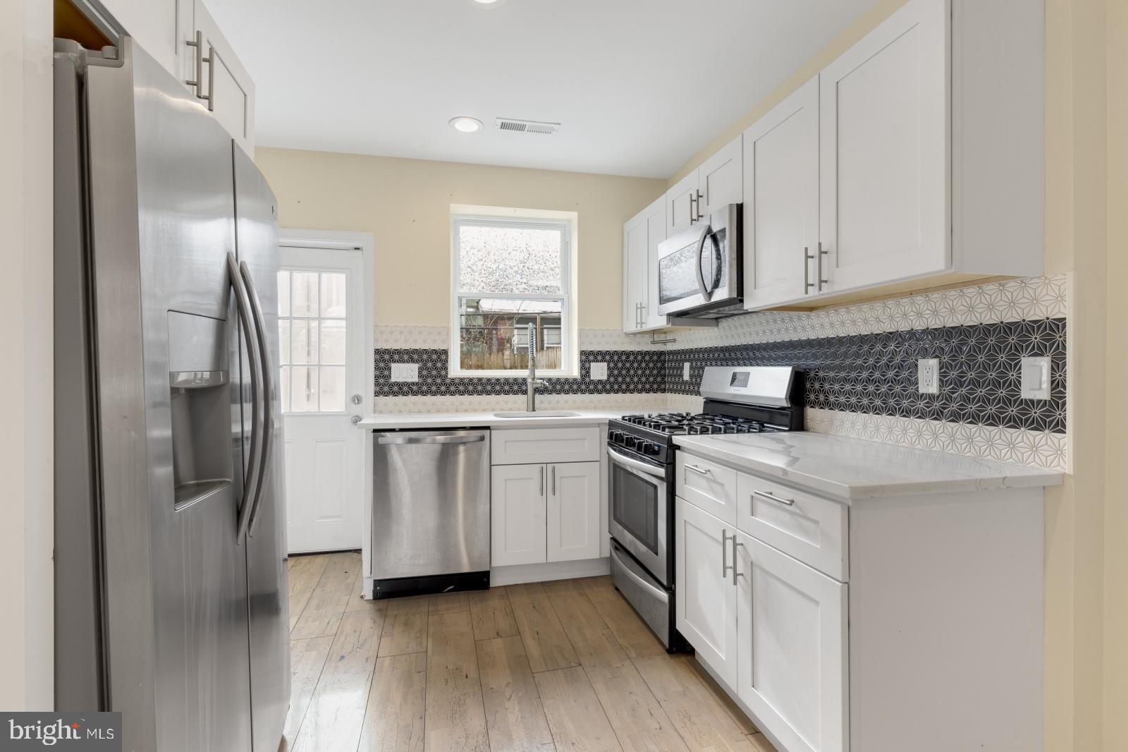 POINT BREEZE - Residential Lease