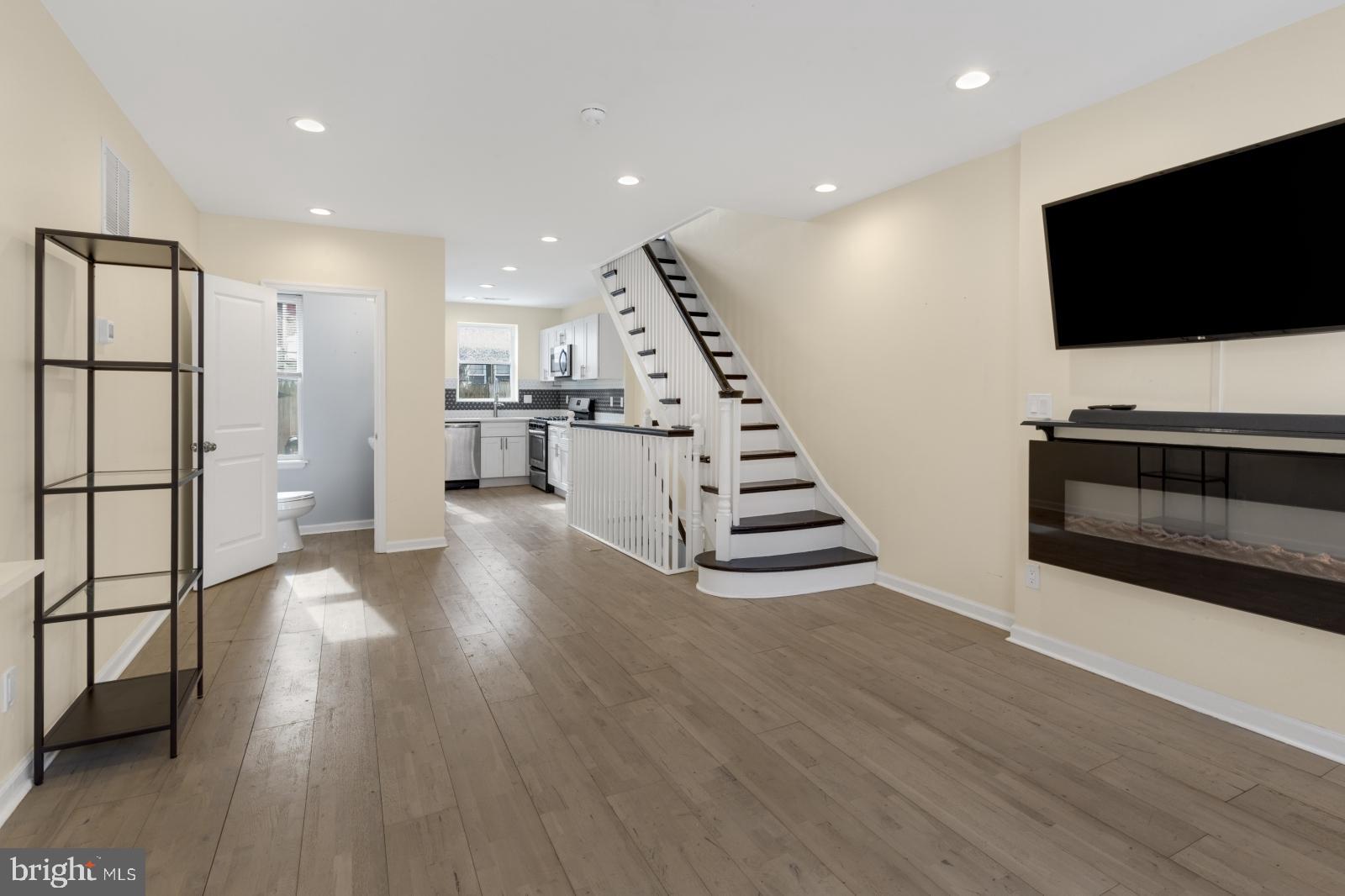 POINT BREEZE - Residential Lease