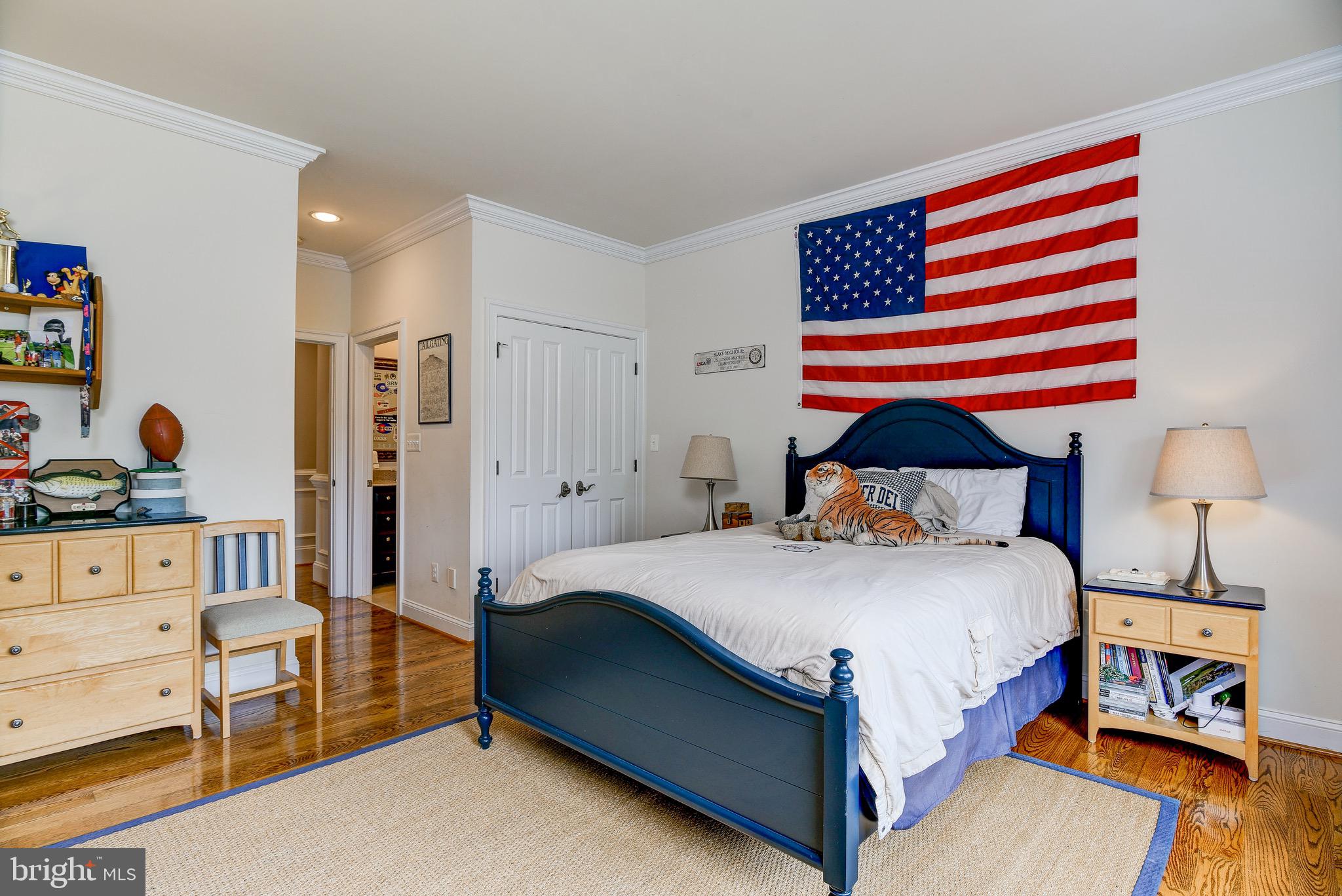 POTOMAC OUTSIDE - Residential