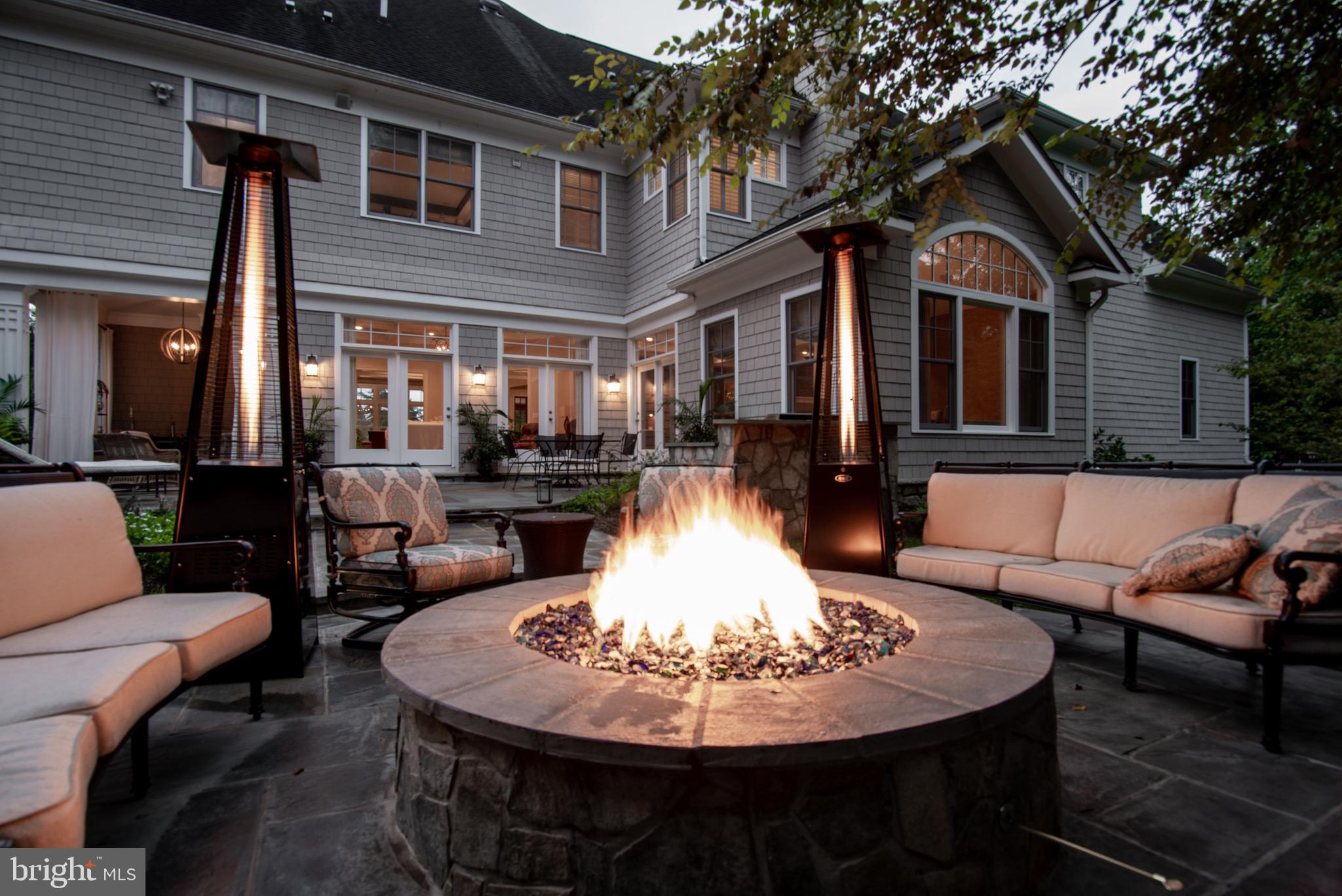 POTOMAC OUTSIDE - Residential