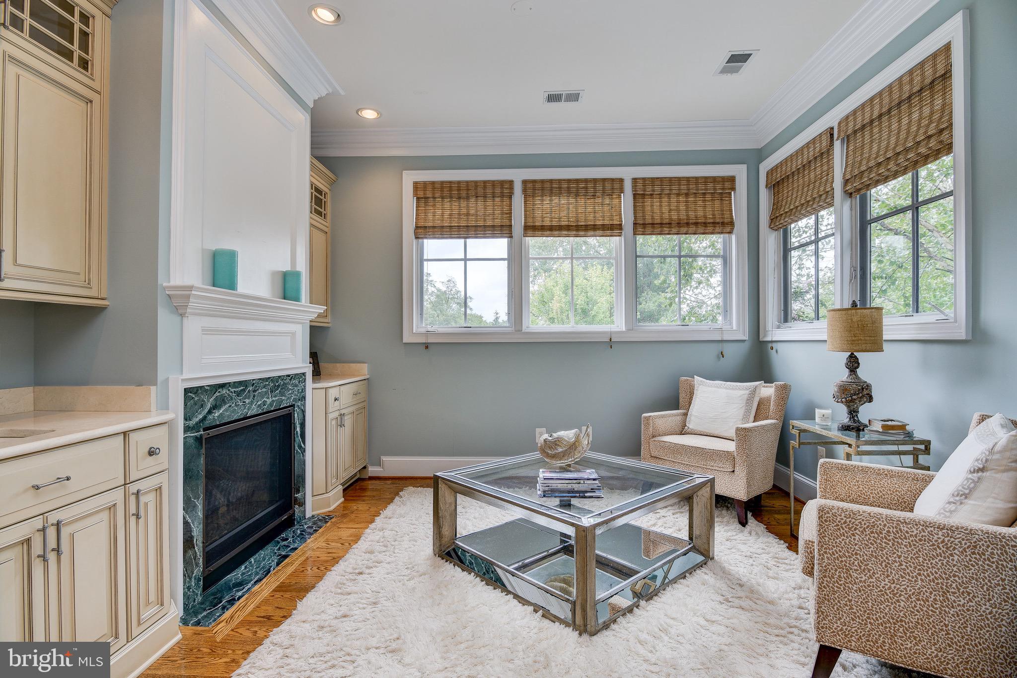 POTOMAC OUTSIDE - Residential