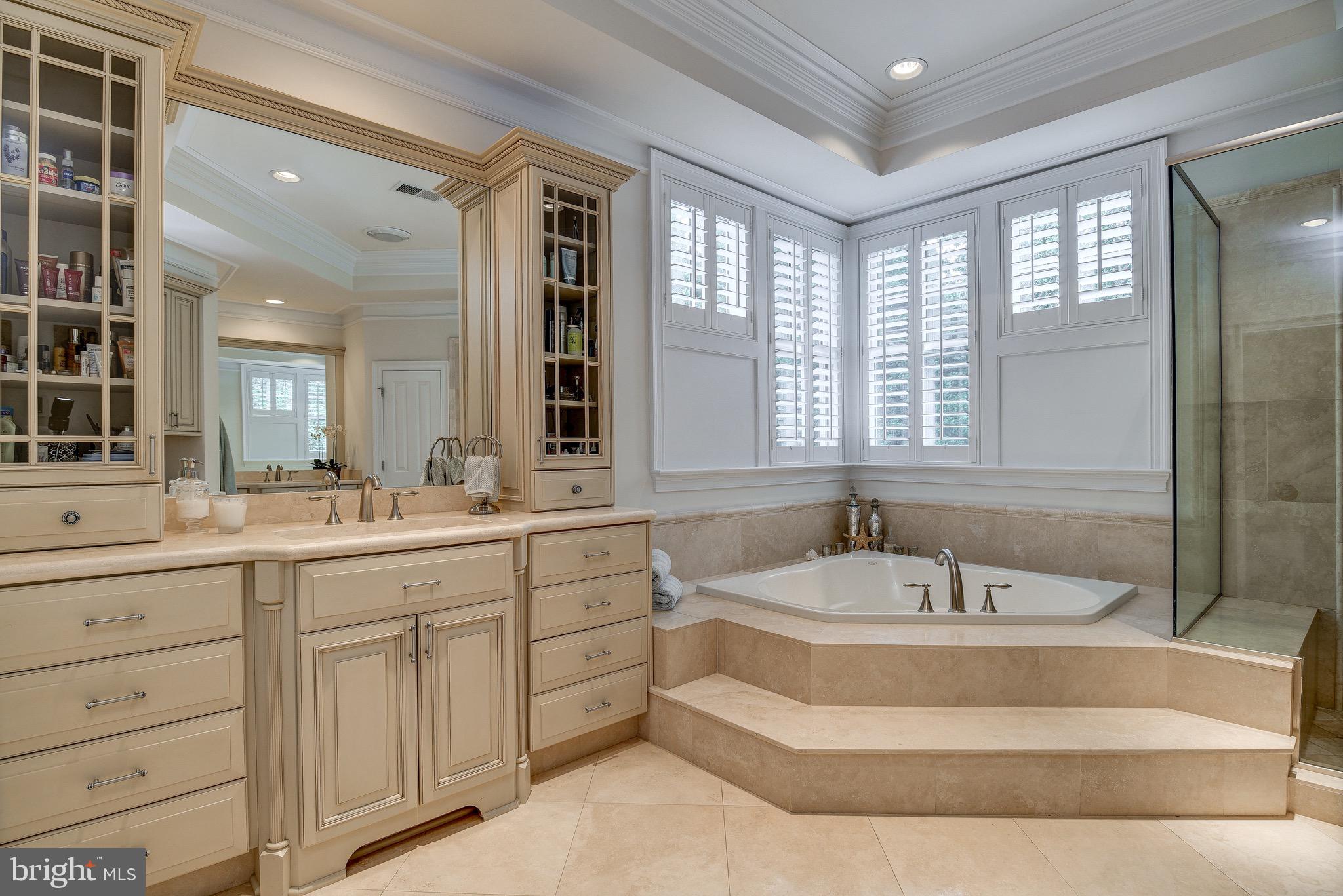 POTOMAC OUTSIDE - Residential