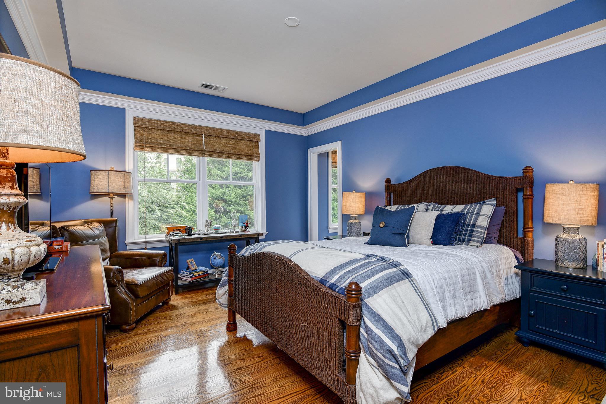 POTOMAC OUTSIDE - Residential