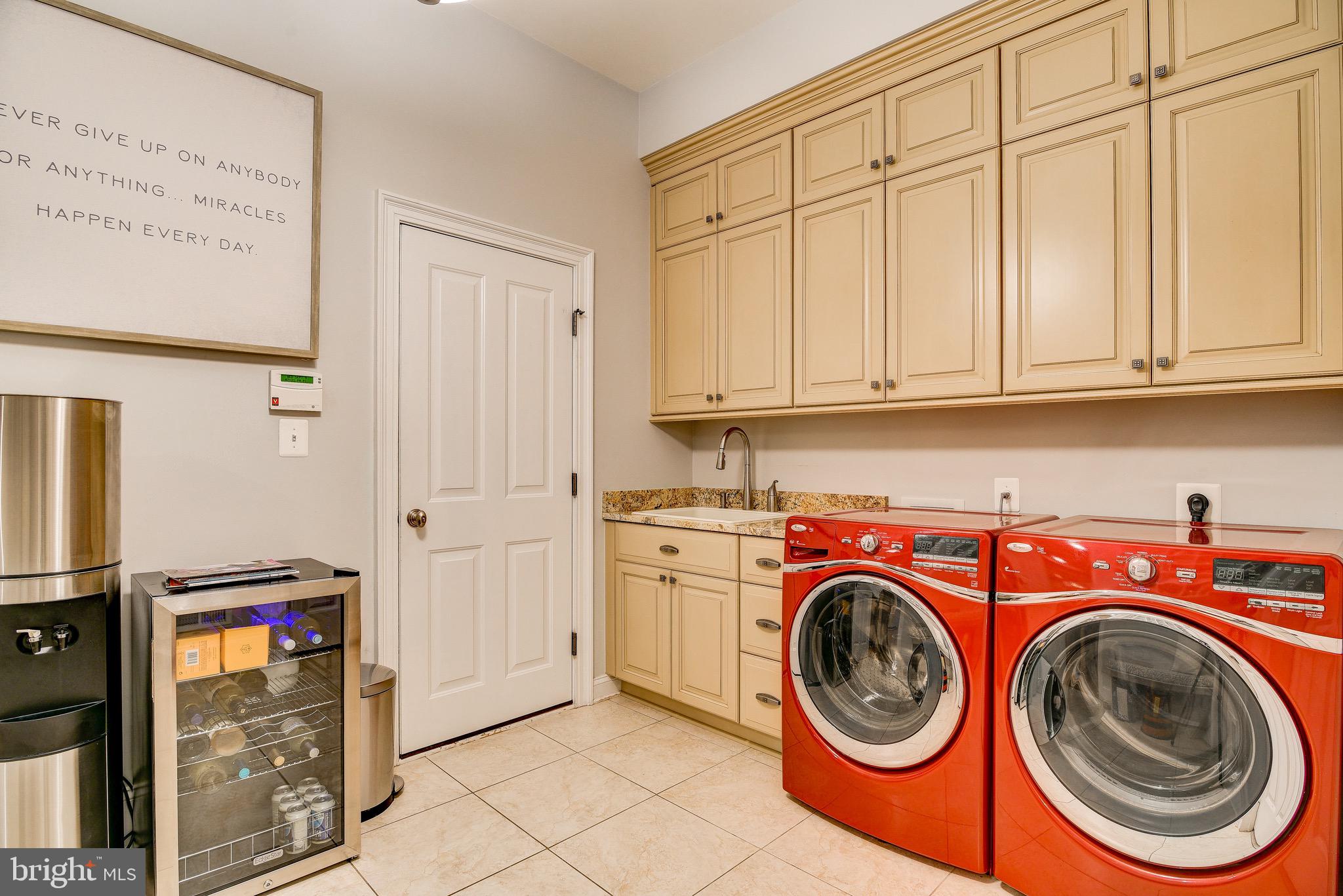 POTOMAC OUTSIDE - Residential