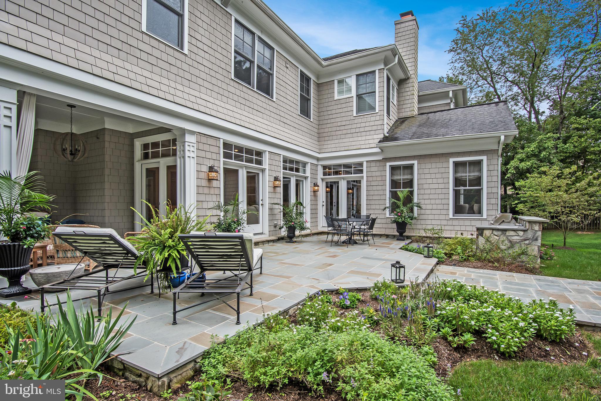 POTOMAC OUTSIDE - Residential