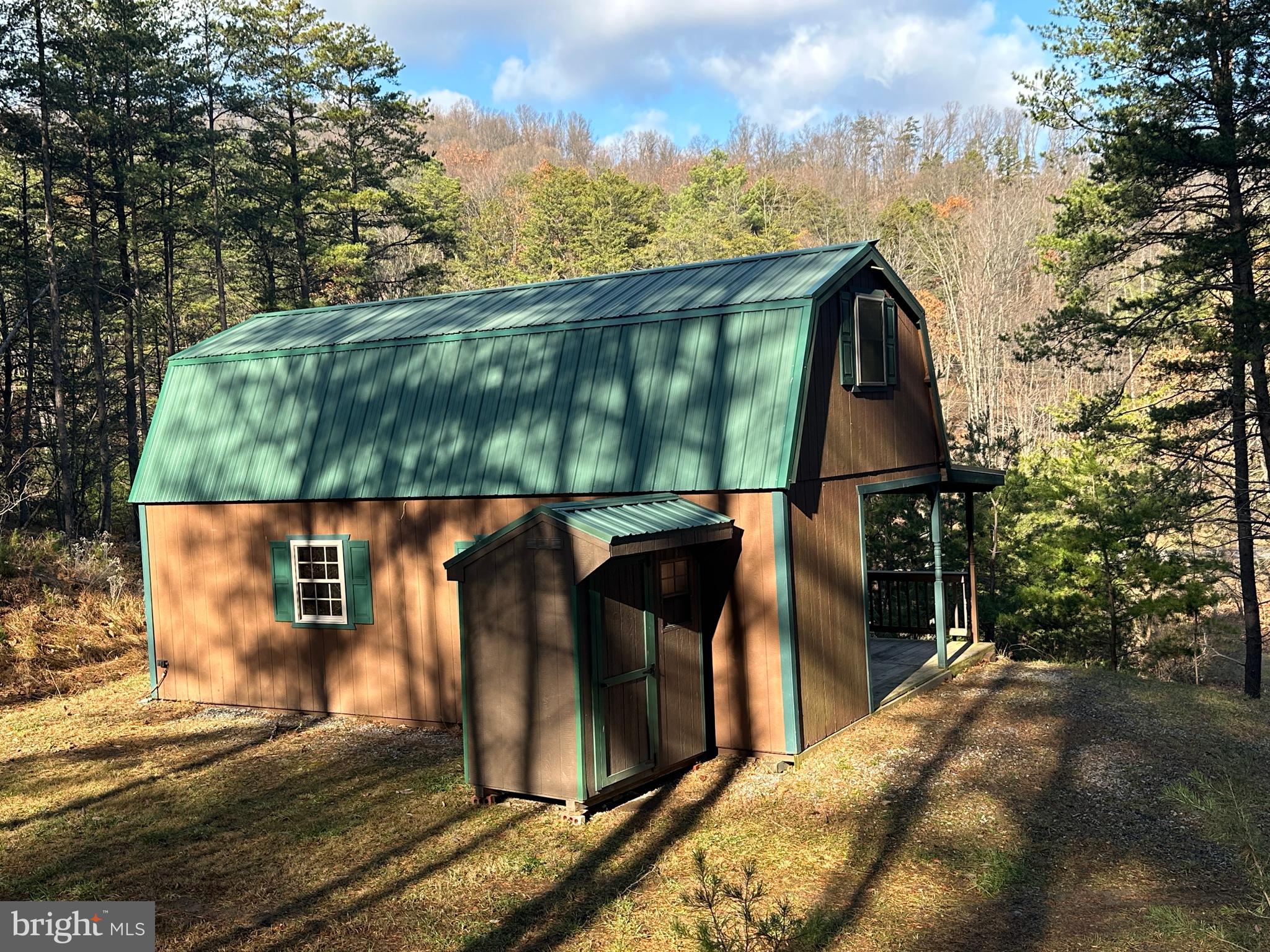 BLUFFS ON THE POTOMAC - Land