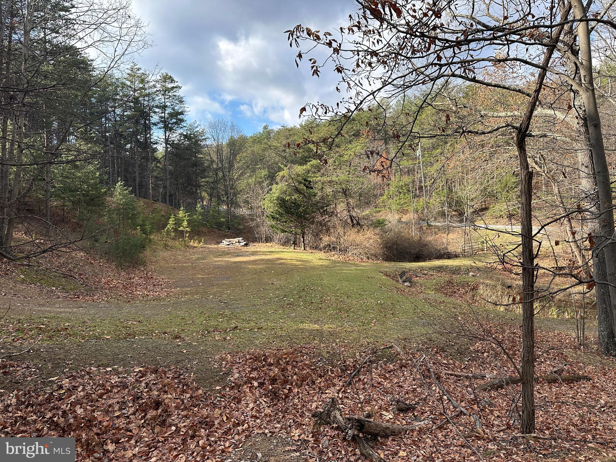BLUFFS ON THE POTOMAC - Land
