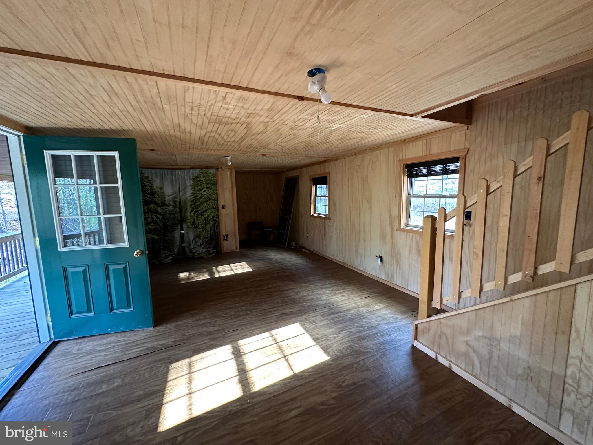 BLUFFS ON THE POTOMAC - Land