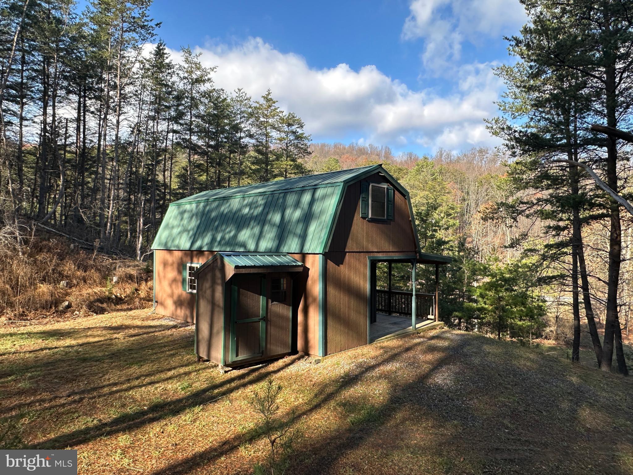 BLUFFS ON THE POTOMAC - Land