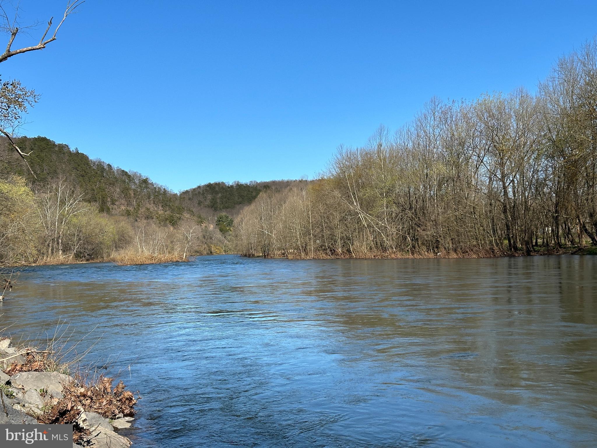 BLUFFS ON THE POTOMAC - Land