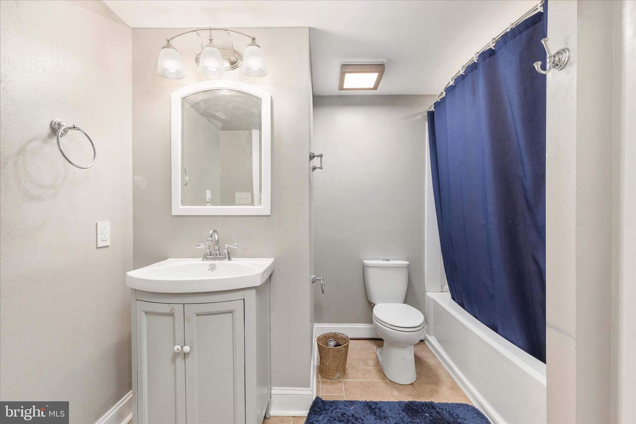 HEDGEBROOK HILLS - Residential