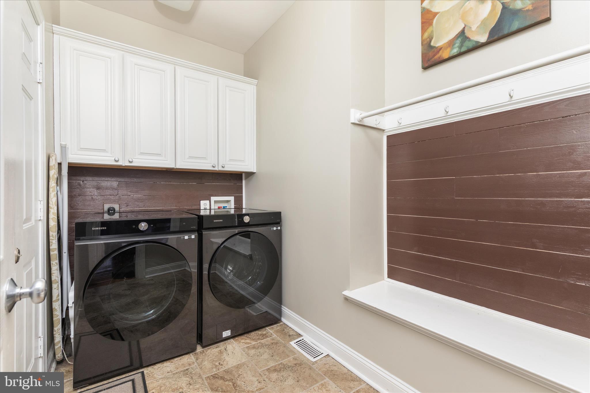 HEDGEBROOK HILLS - Residential