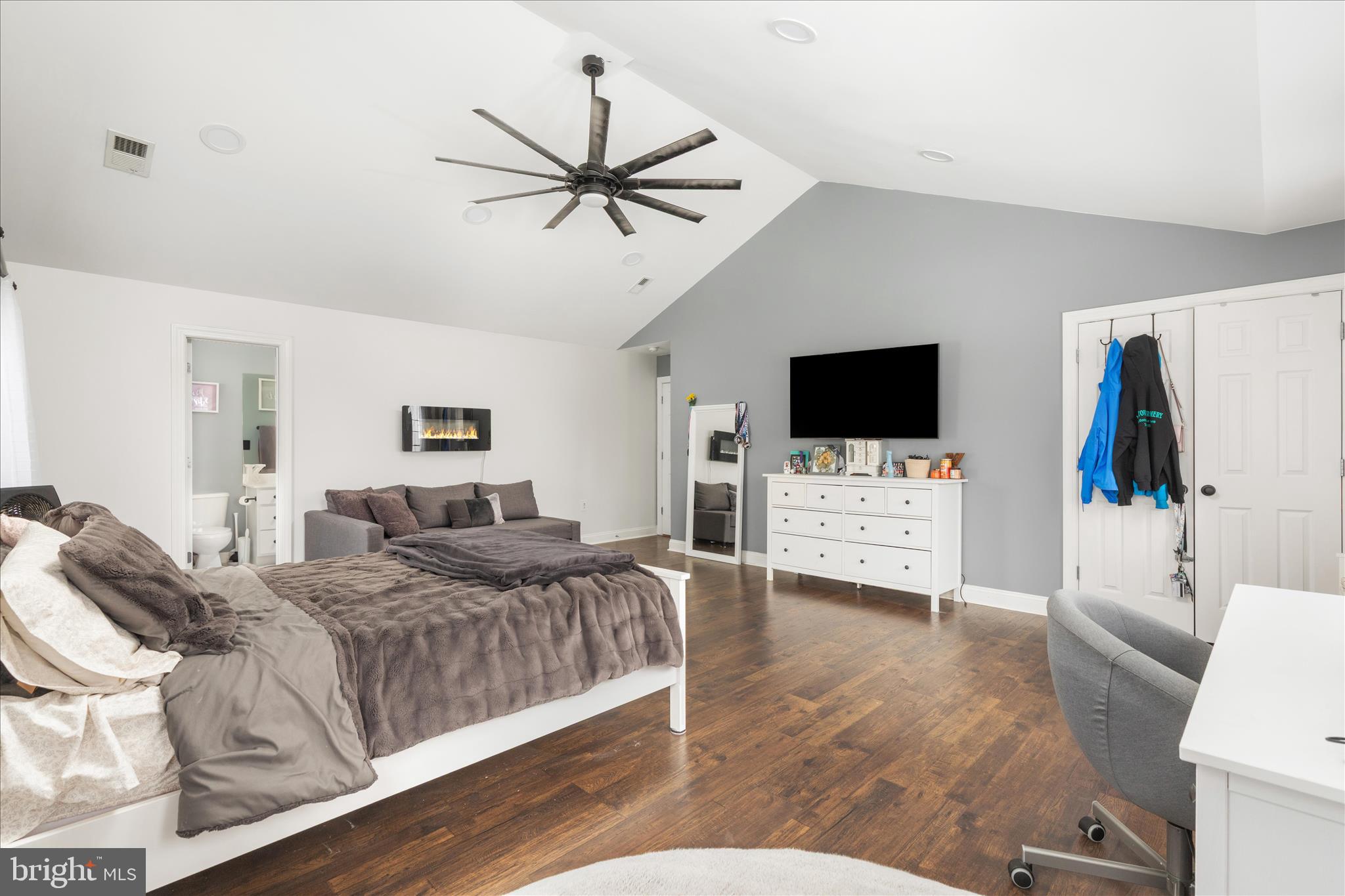 HEDGEBROOK HILLS - Residential