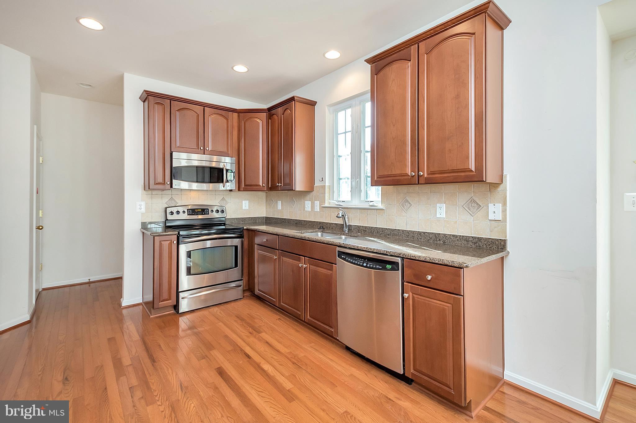 HOMEPLACE ON PELHAMS REACH - Residential