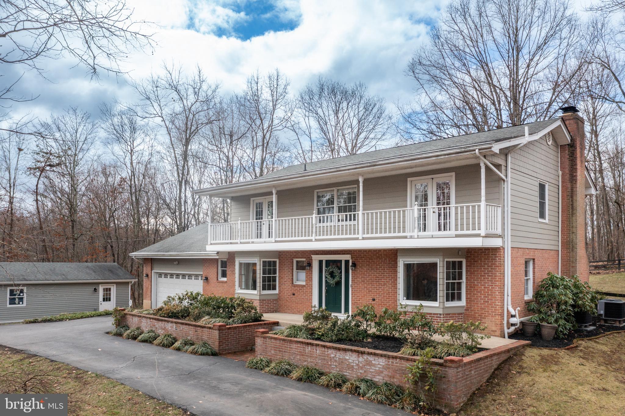 405 SPRING VALLEY DRIVE