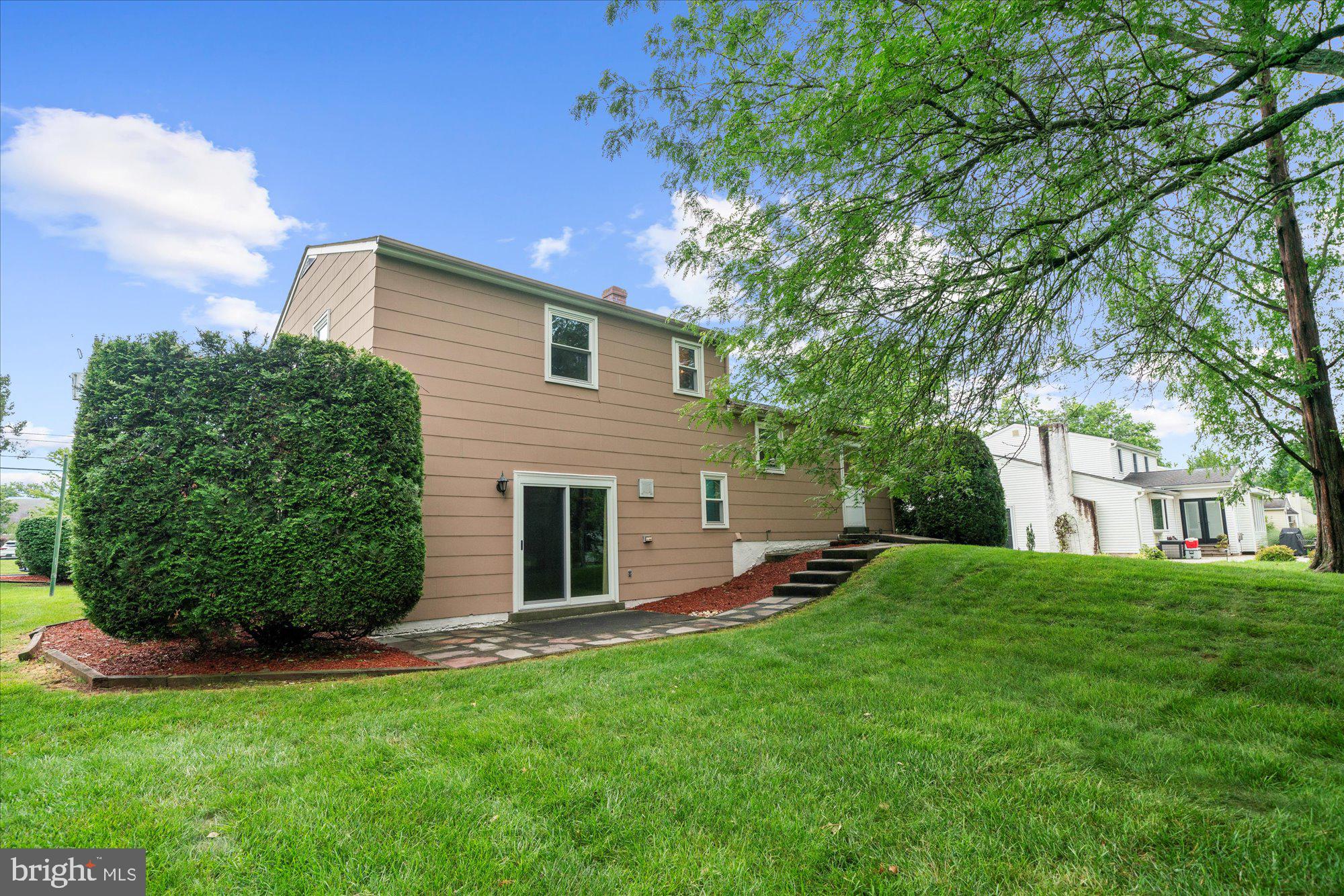 618 WEIKEL ROAD
