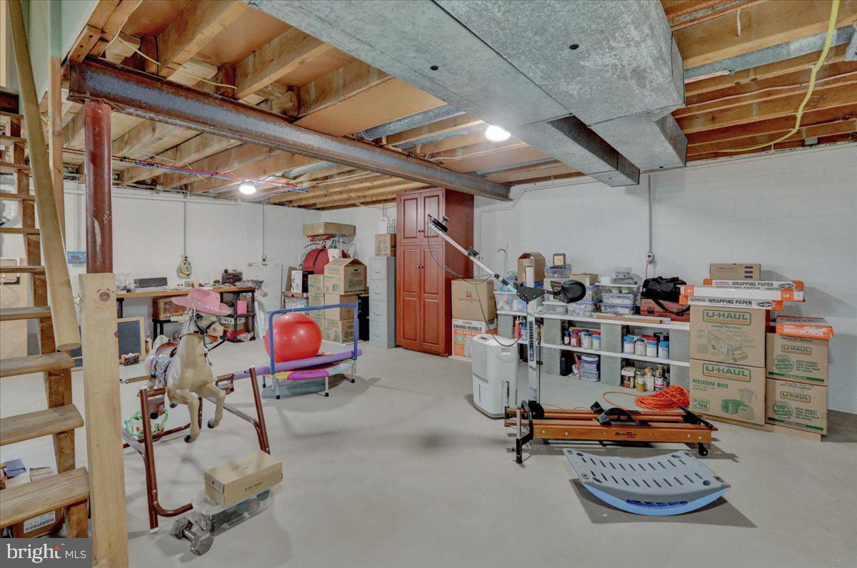 WHITFIELD - Residential