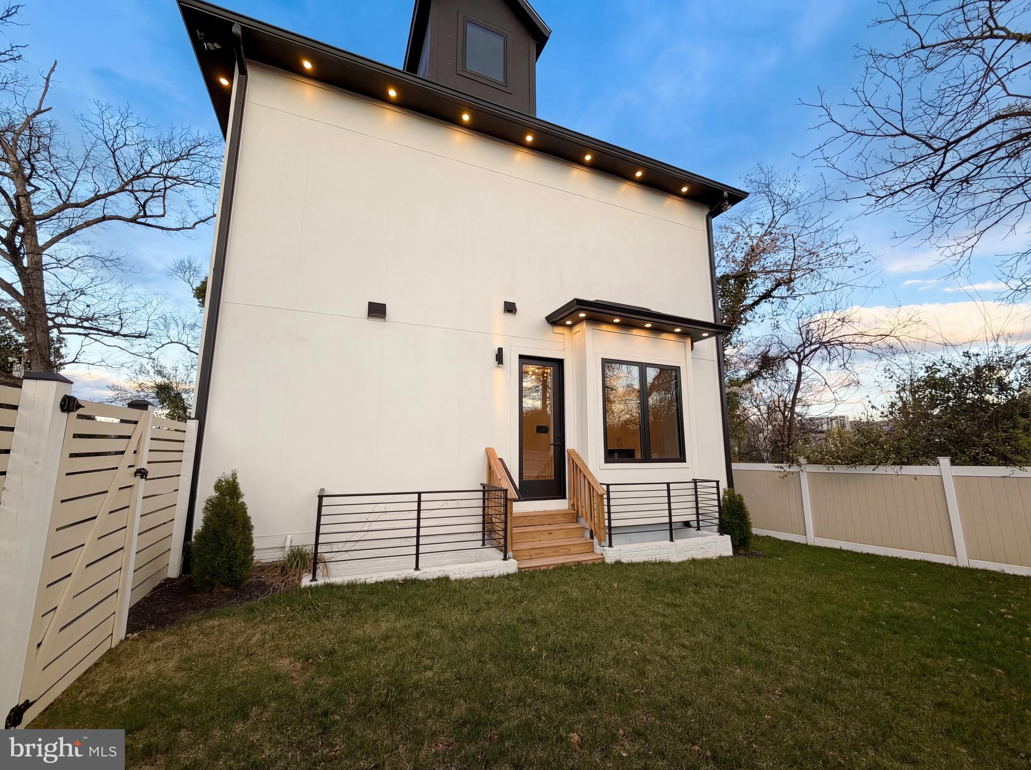 WILLET HEIGHTS - Residential