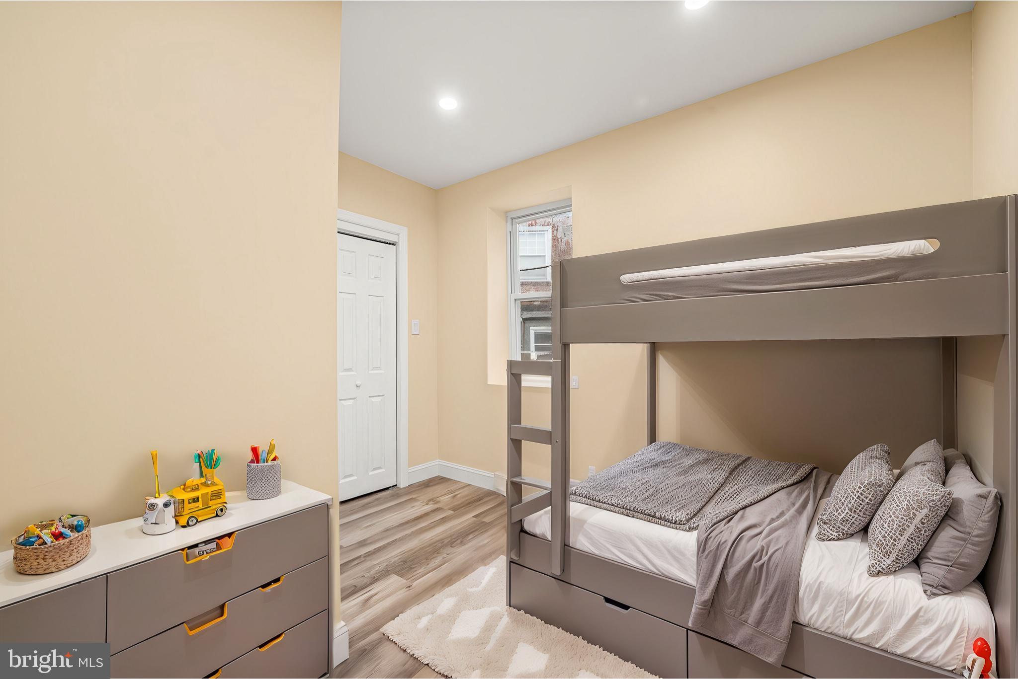 GERMANTOWN - Residential