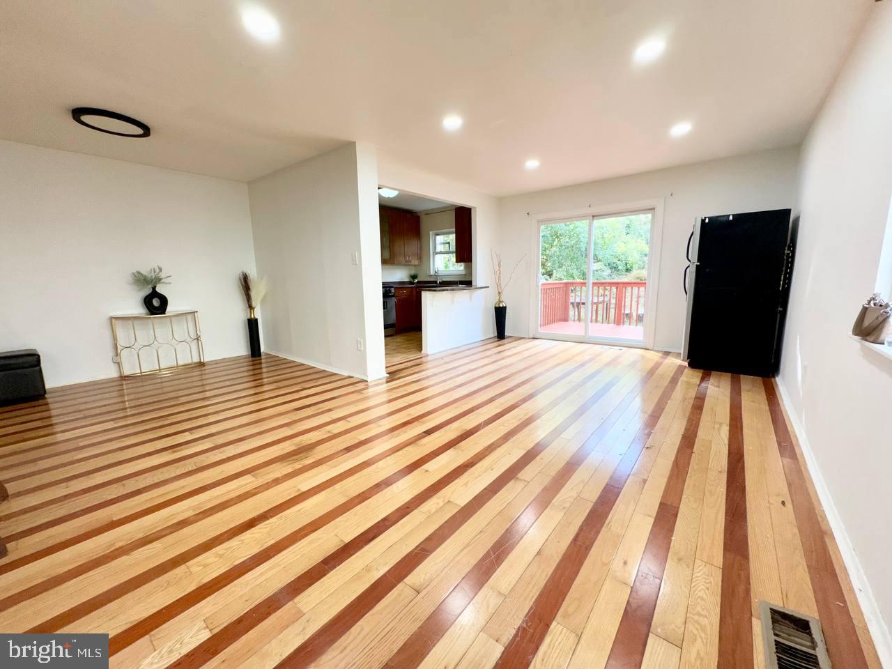 9310 JAMISON AVENUE B