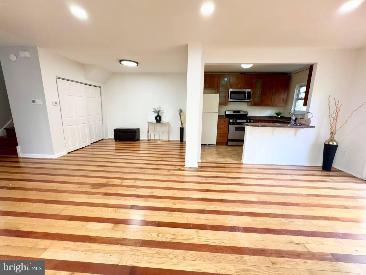 9310 JAMISON AVENUE B