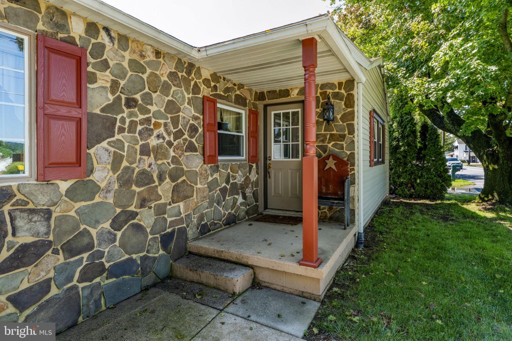 Photo of 426 E 28th Division Highway, LITITZ, PA 17543 (MLS # PALA2094602)