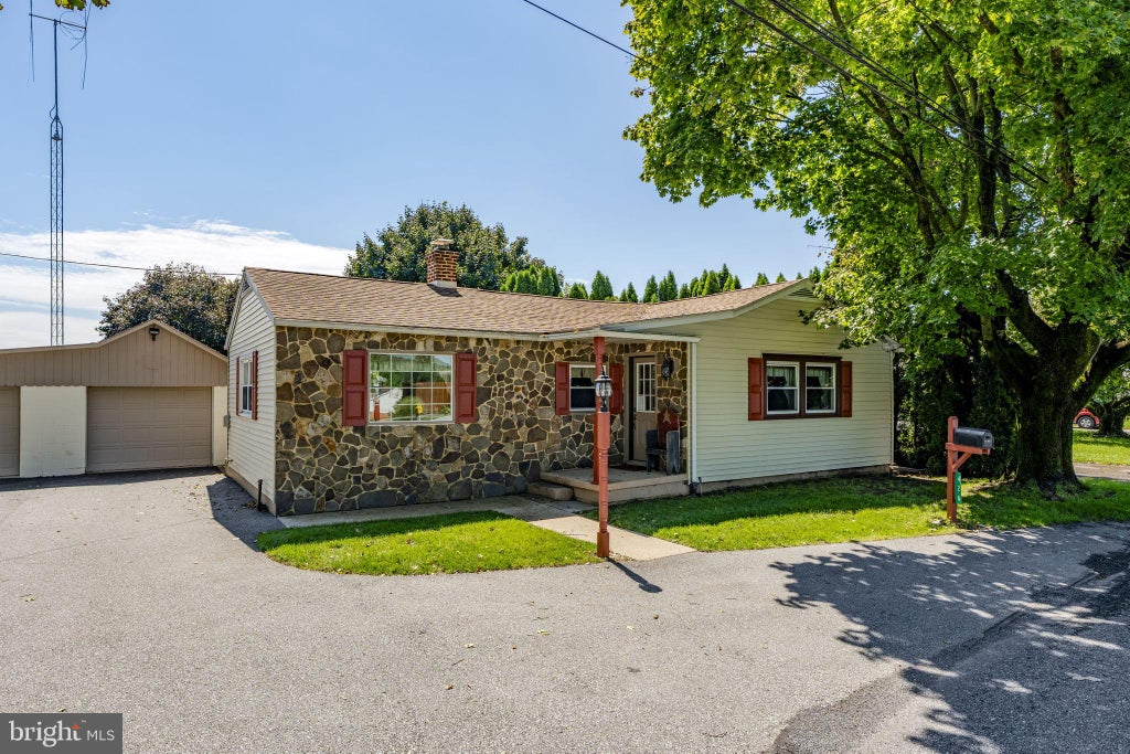 Photo of 426 E 28th Division Highway, LITITZ, PA 17543 (MLS # PALA2094602)