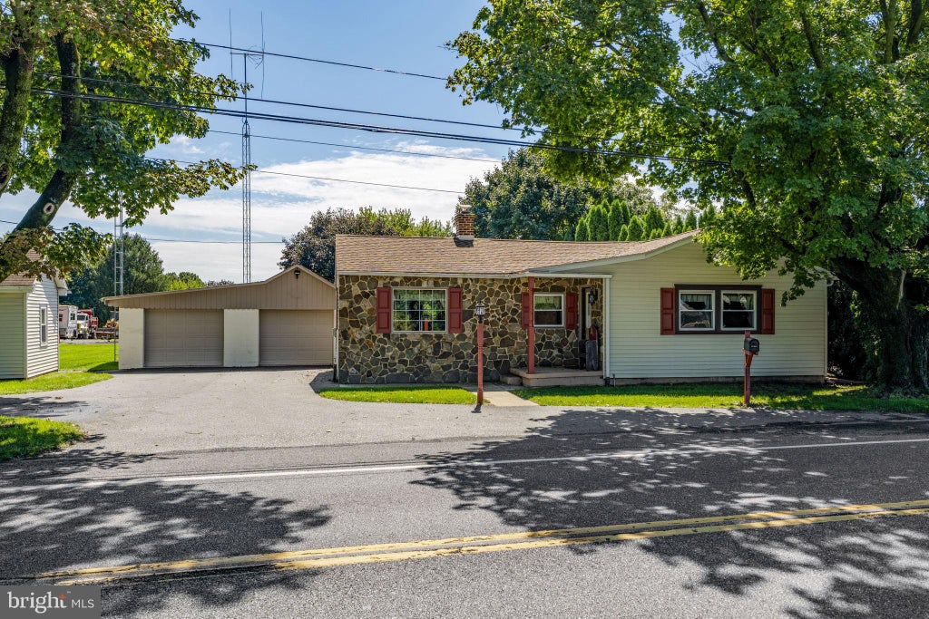 Photo of 426 E 28th Division Highway, LITITZ, PA 17543 (MLS # PALA2094602)