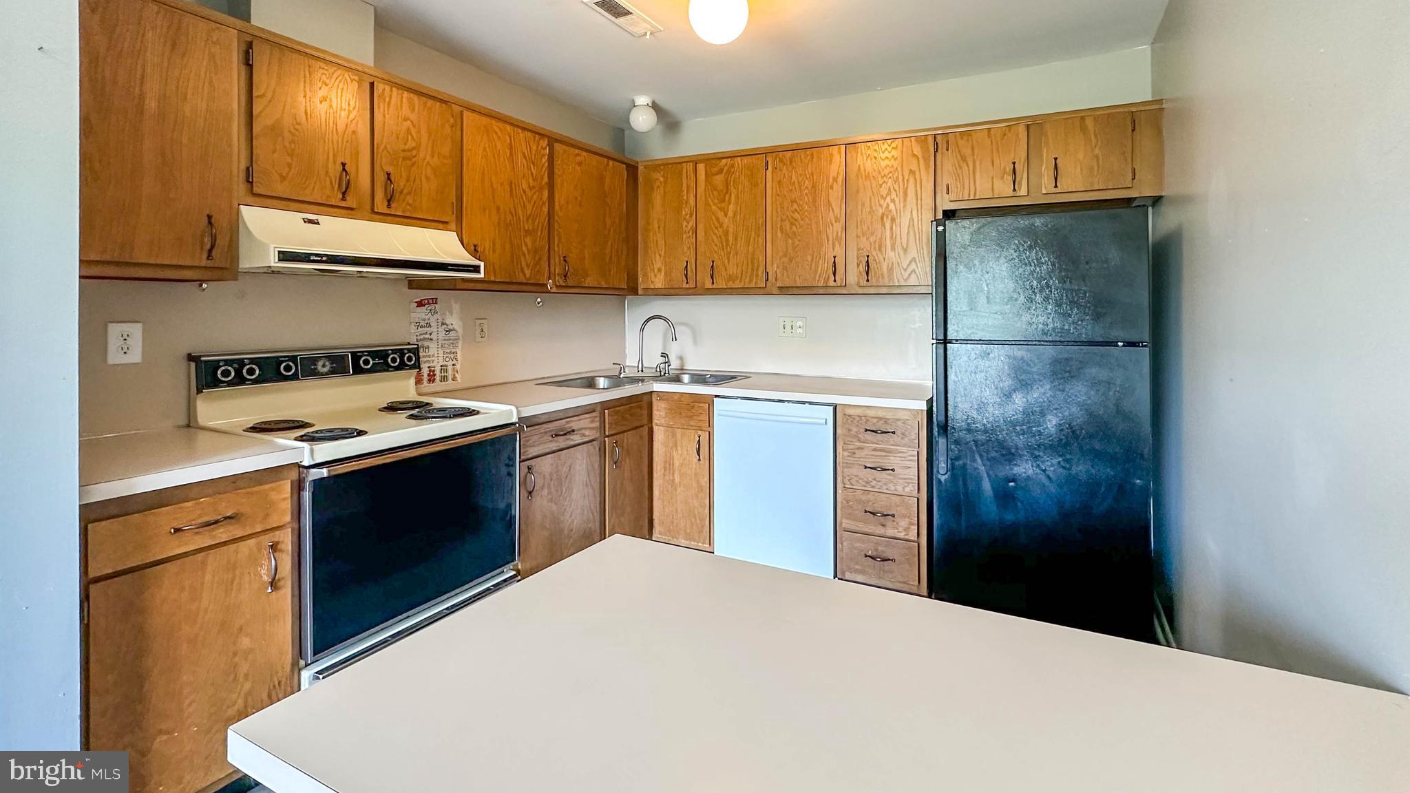 CROWN POINT - Residential Lease