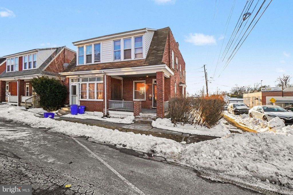 Photo of 700 Melrose Street, HARRISBURG, PA 17104 (MLS # PADA2056424)