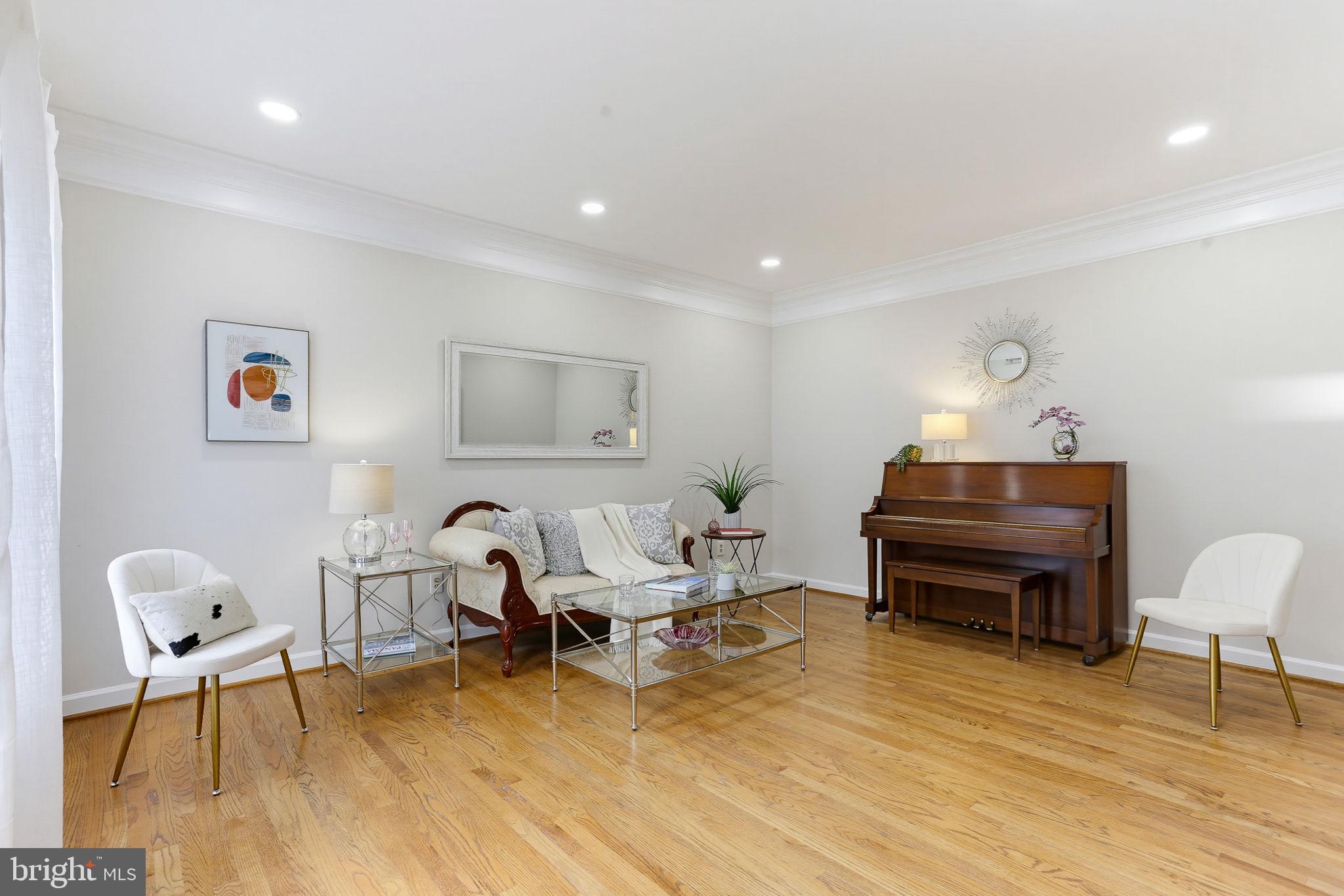 6121 TROTTER RIDGE COURT