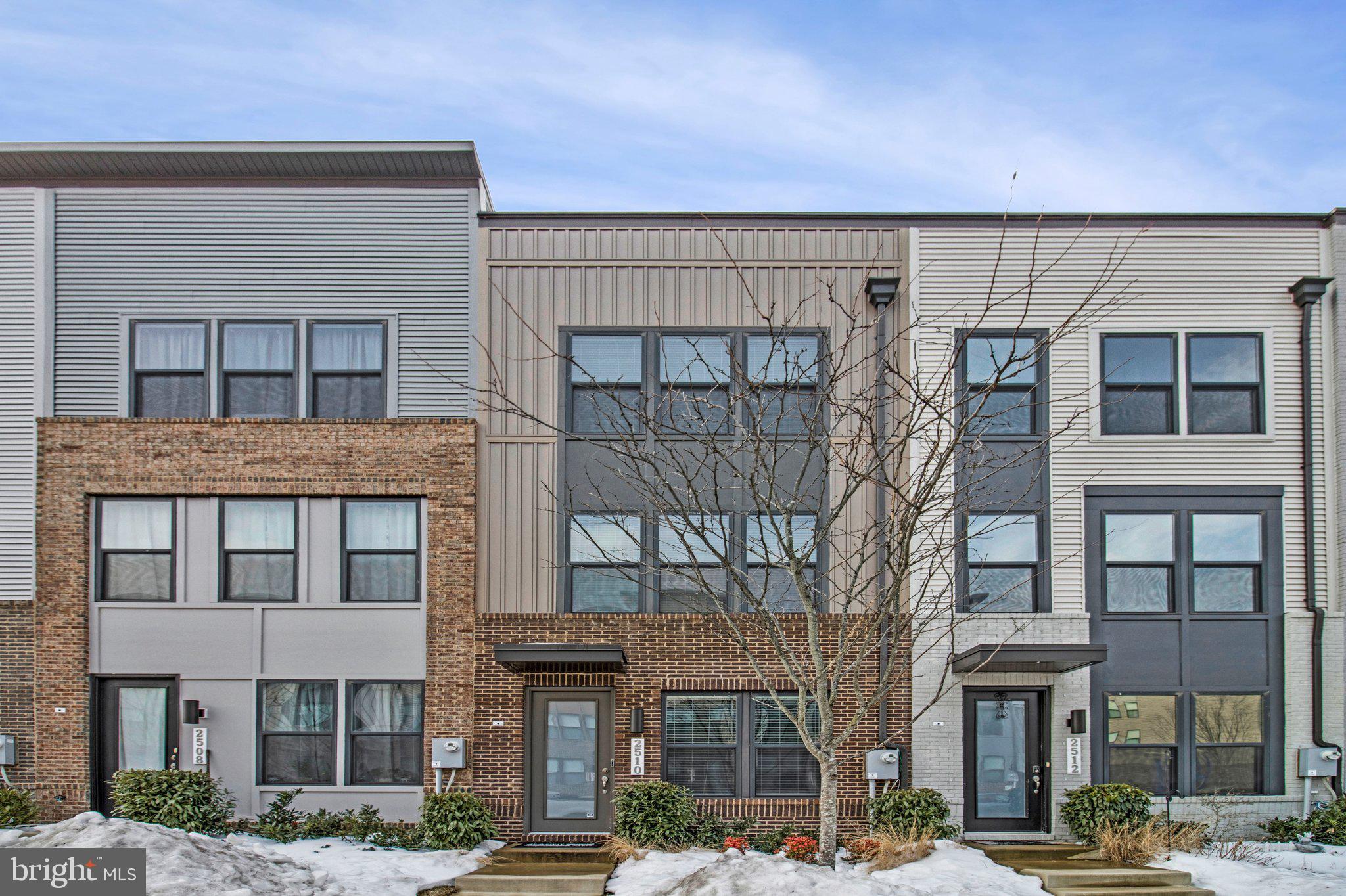 HYATTSVILLE - Residential