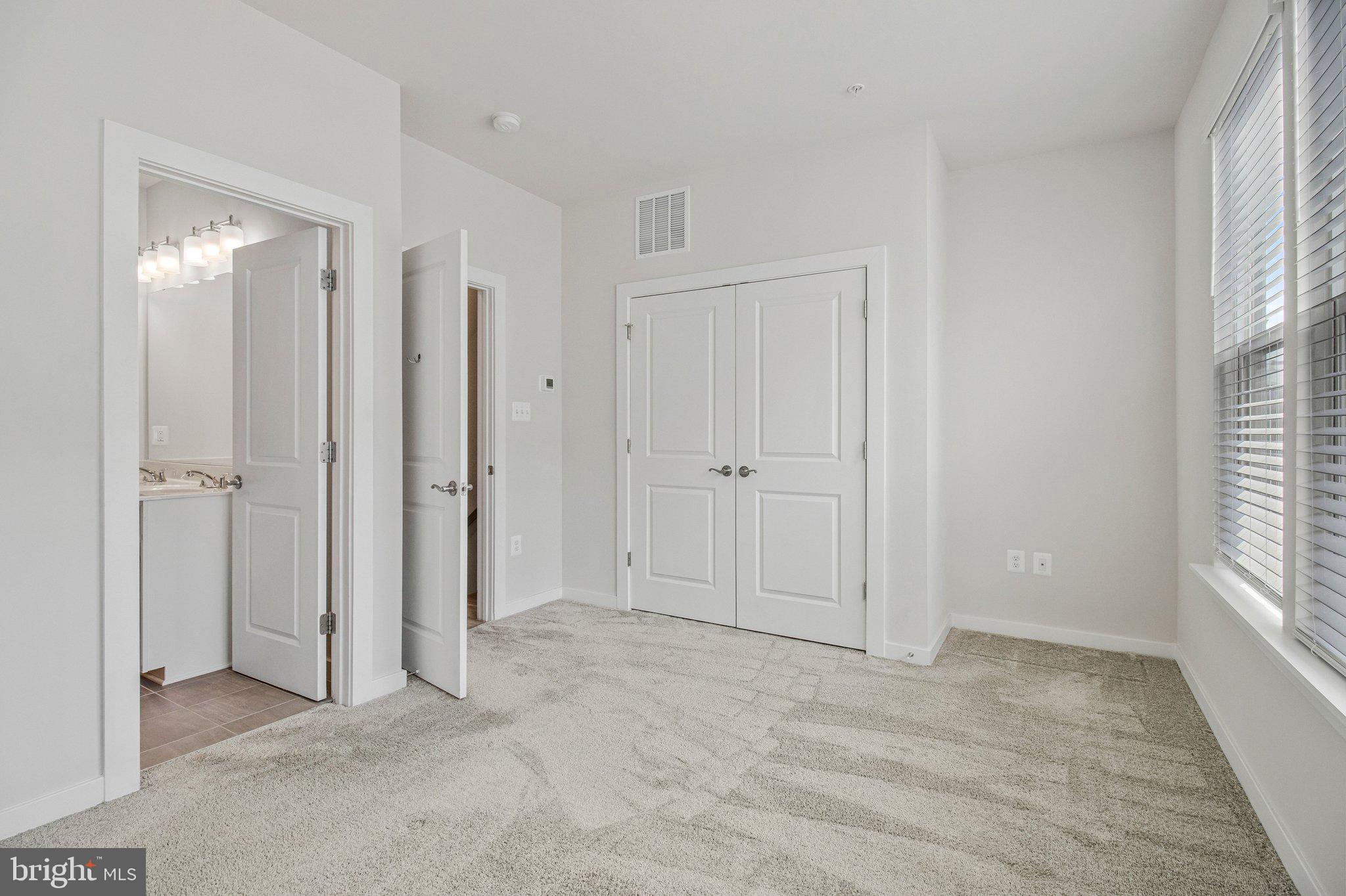 HYATTSVILLE - Residential