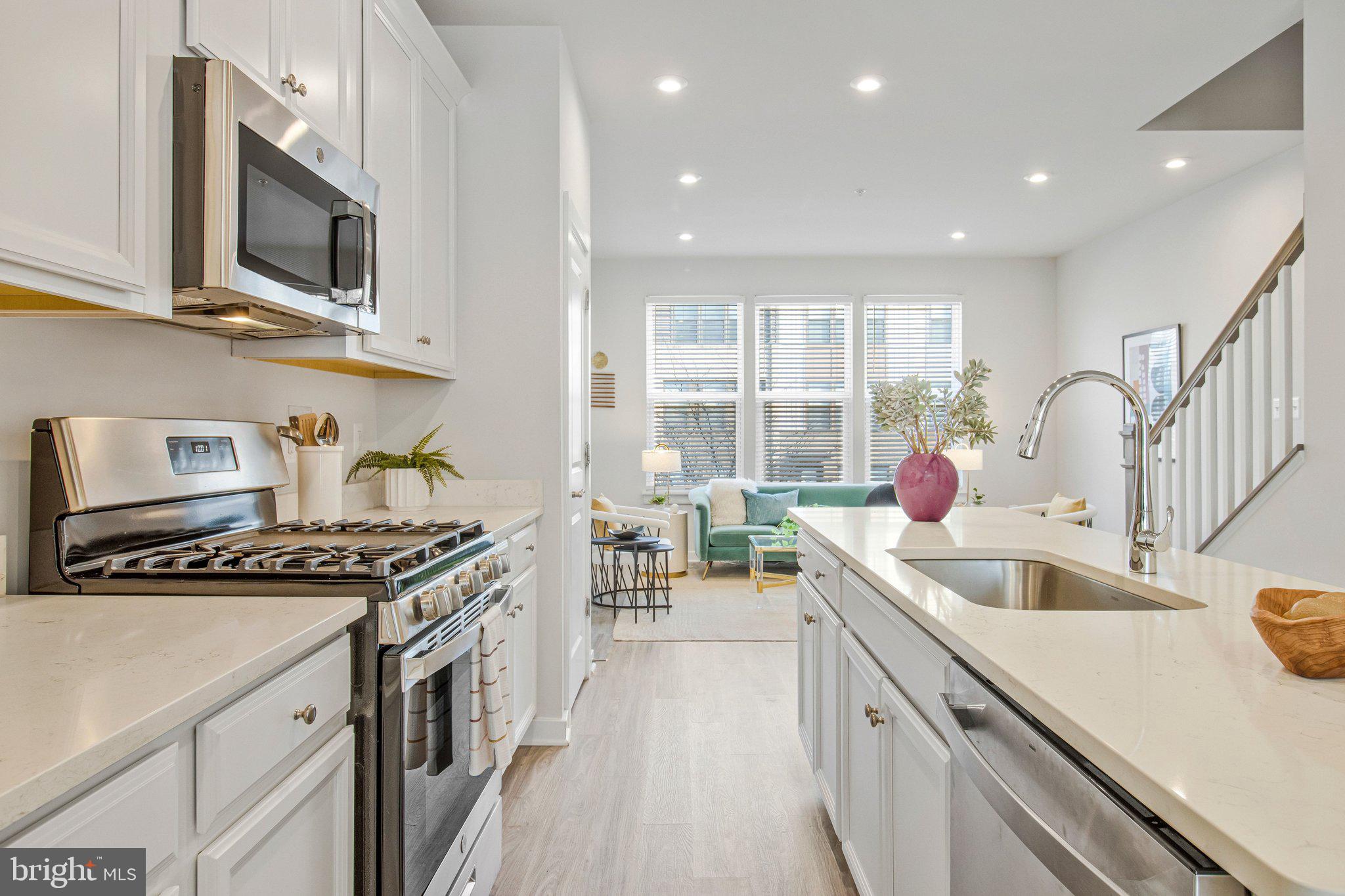 HYATTSVILLE - Residential