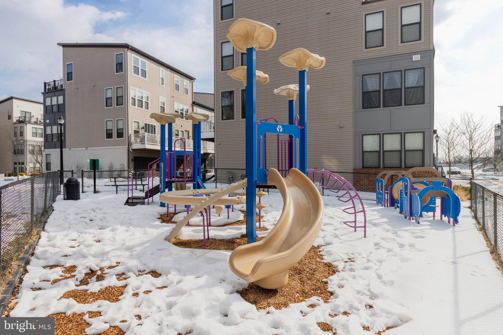 HYATTSVILLE - Residential