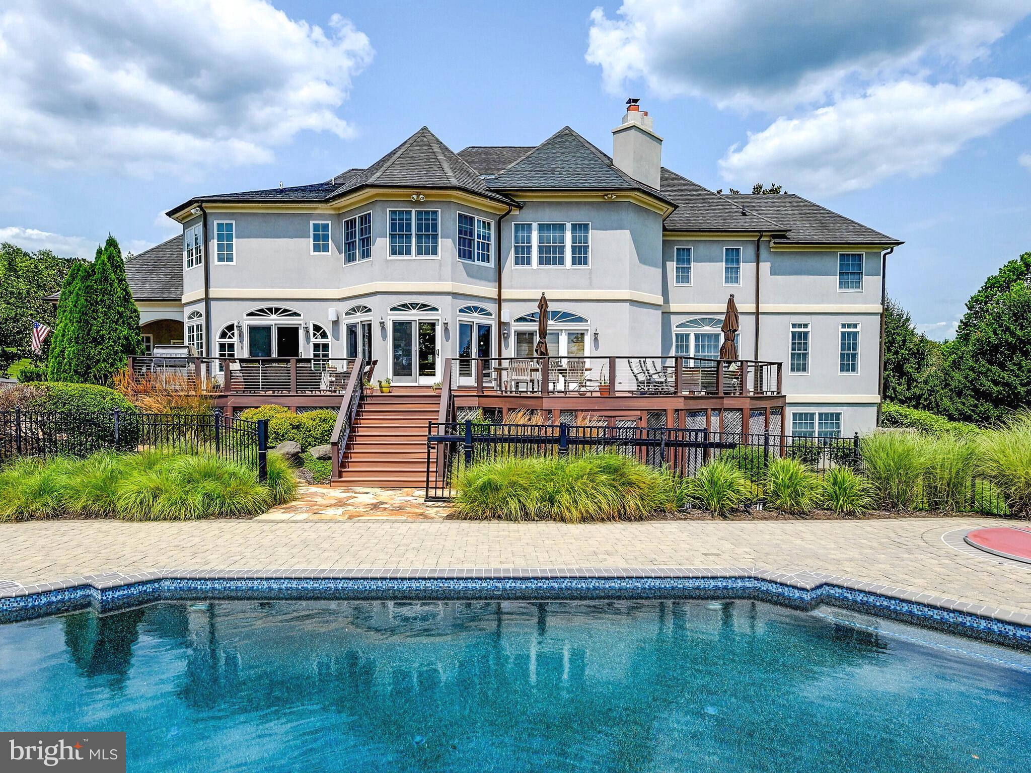 CLOVERLAND FARMS - Residential