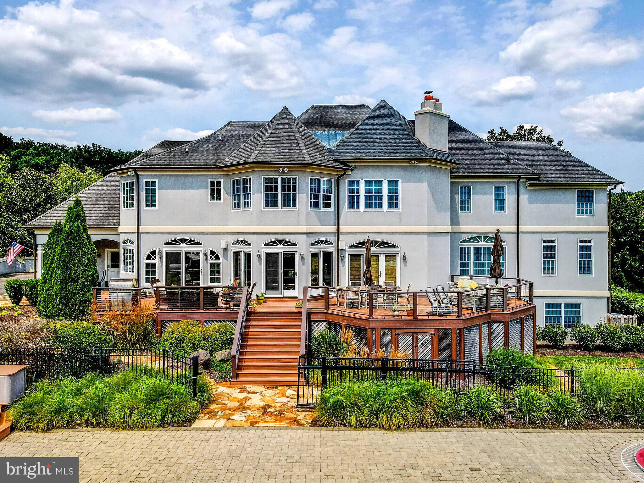 CLOVERLAND FARMS - Residential