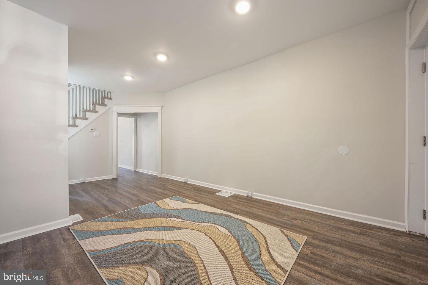 424 S VAN BUREN STREET