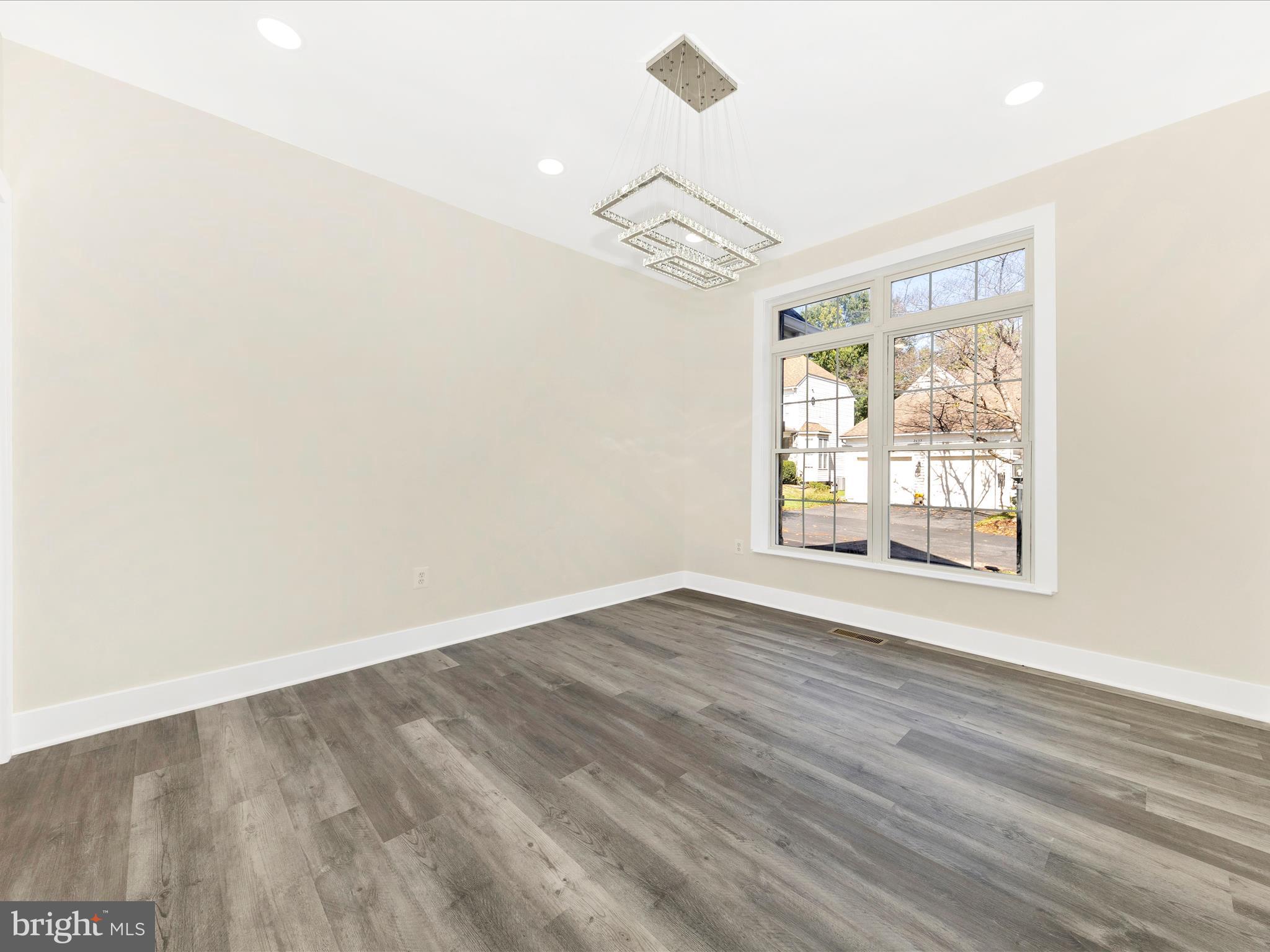 2621 BEAR DEN ROAD