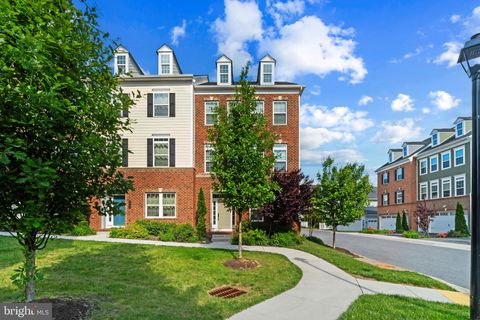 Condo For Sale - 6010 Hidden Meadow<br/> ELLICOTT CITY, MD 21043